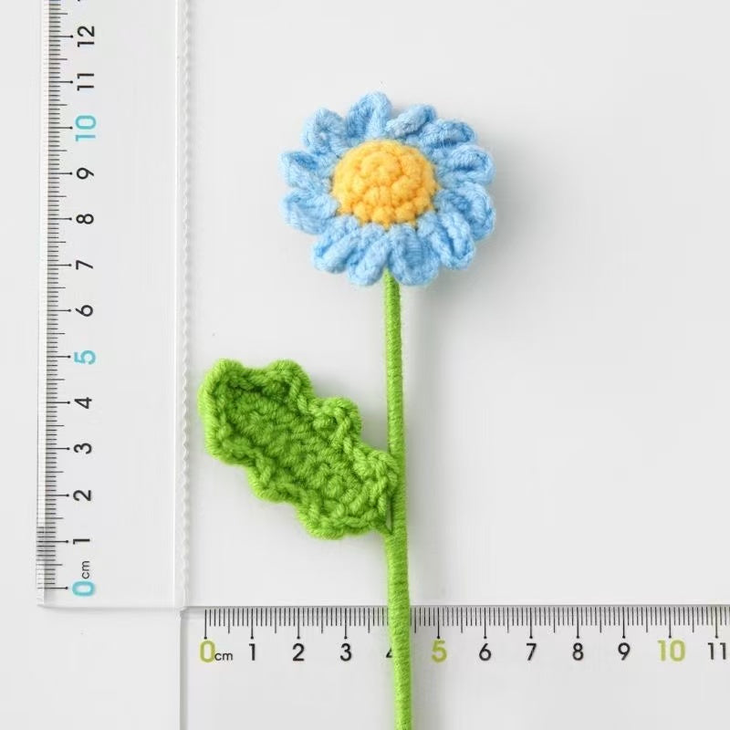 crochet daisy flower with yellow centre and green stem – handmade floral gift for home décor, weddings, or sustainable gifting in the UK
