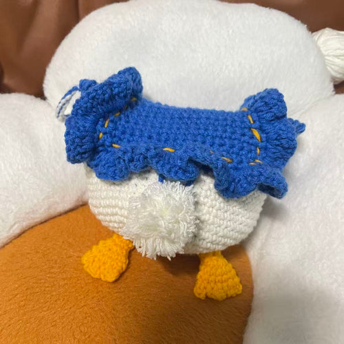 Handmade Donald Duck crochet bag for children aged 2–6 years, soft knitted Disney-inspired accessories in blue and white